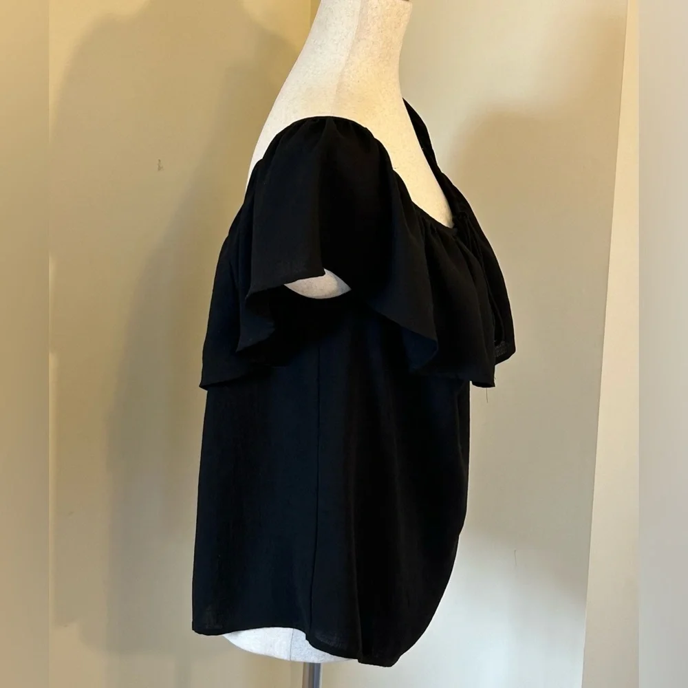 BB Dakota SZ M Black Ruffled Off-Shoulder Women's Top - Picture 2 of 6